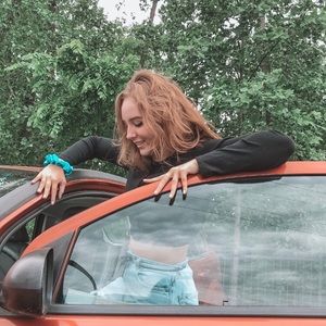 Meet your Posher, Lexi